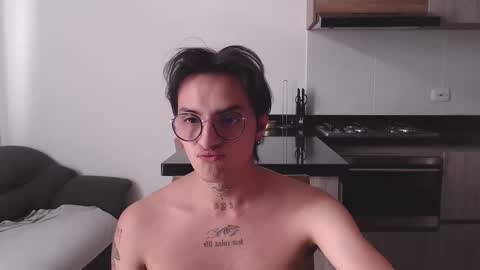 Teo independent model online show from 03/07/25, 03:49