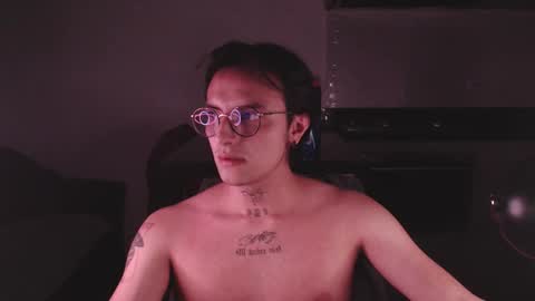 Teo independent model online show from 03/12/25, 03:02