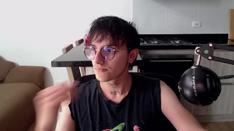 Teo independent model online show from 04/07/26, 01:44