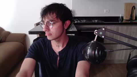 Teo independent model online show from 07/03/26, 12:22