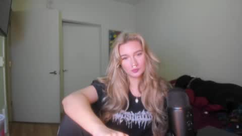 Snapshot of teamtragic chatting on 01/02/25, 03:37 Katy online show from 01/02/25, 03:37