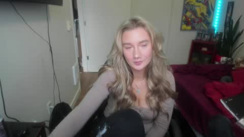 Snapshot of teamtragic chatting on 01/10/25, 11:08 Katy online show from 01/10/25, 11:08