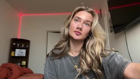 Snapshot of teamtragic chatting on 09/13/25, 01:05 Katy online show from 09/13/25, 01:05