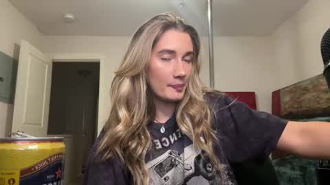 Snapshot of teamtragic chatting on 10/17/25, 02:48 Katy online show from 10/17/25, 02:48