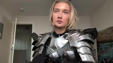 Snapshot of teamtragic chatting on 10/26/25, 11:20 Katy online show from 10/26/25, 11:20