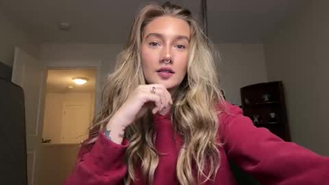 Snapshot of teamtragic chatting on 11/11/25, 01:38 Katy online show from 11/11/25, 01:38