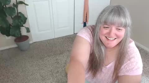 teases online show from 10/08/25, 06:49