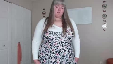 teases online show from 04/10/26, 01:16