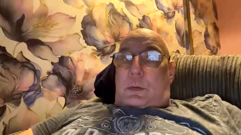 Mark online show from 09/21/25, 07:04