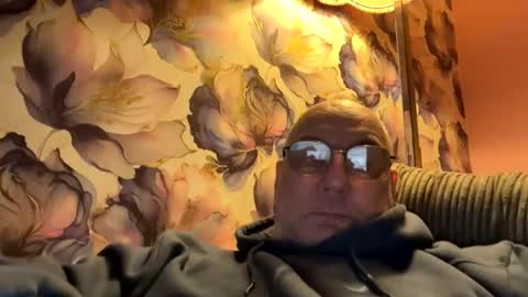 Mark online show from 10/16/25, 07:15