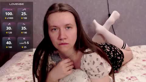 Snapshot of technobae chatting on 10/25/25, 11:29 Nickie online show from 10/25/25, 11:29