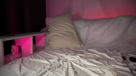 Mary     X TechnoElfff  INST    fansly kissmary online show from 01/12/25, 03:46