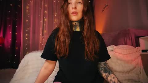 Mary     X TechnoElfff  INST    fansly kissmary online show from 11/20/25, 03:01