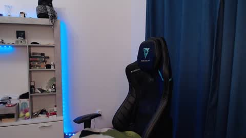 Teddy online show from 02/06/25, 07:13