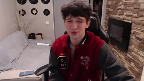 Teddy online show from 11/10/25, 09:41