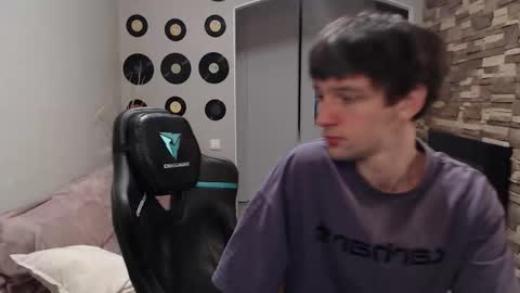 Teddy online show from 11/21/25, 01:48