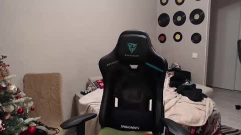 Teddy online show from 12/05/25, 07:17