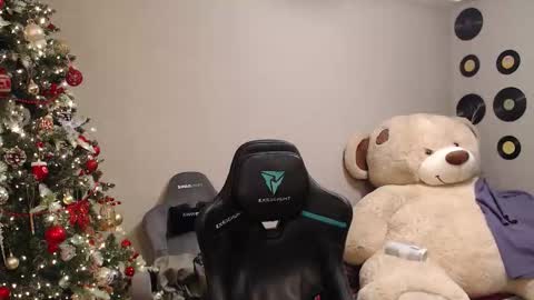 Teddy online show from 12/22/25, 11:02