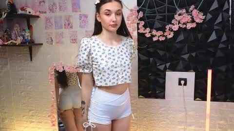 Alice and Cassie online show from 04/17/26, 04:04