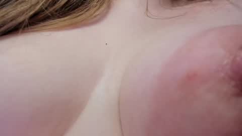 Snapshot of teeencutee chatting on 02/08/25, 09:13 Monika --------------2 stream 700 GMT day online show from 02/08/25, 09:13