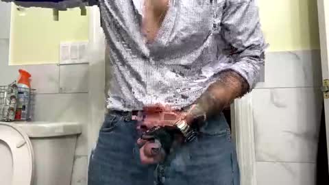 Snapshot of teejm chatting on 10/11/25, 11:47 Twizzler online show from 10/11/25, 11:47