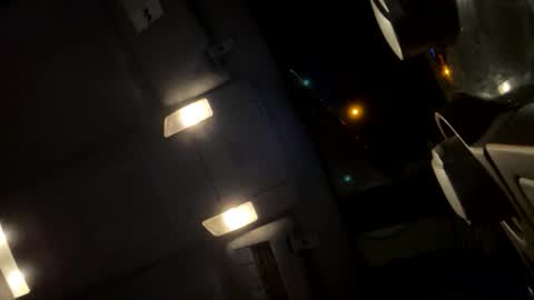 Snapshot of teejm chatting on 10/23/25, 02:22 Twizzler online show from 10/23/25, 02:22