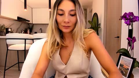 Amy No penetration Virgiin giirl online show from 03/02/25, 04:07