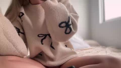 Amy No penetration Virgiin giirl online show from 10/11/25, 12:47