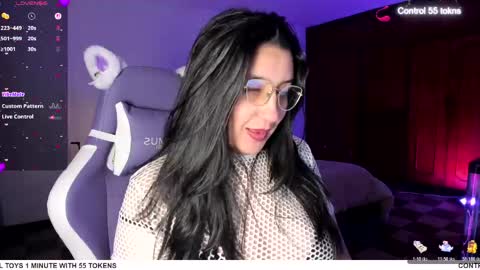 Snapshot of tellme_maddie chatting on 06/07/26, 10:02 Maddie online show from 06/07/26, 10:02