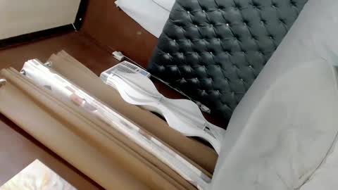 EVA GLASSCOTT online show from 12/05/24, 02:31