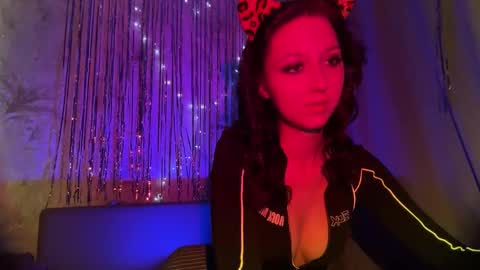 temptingvision online show from 12/18/25, 09:15