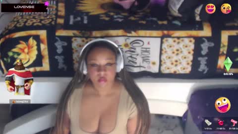 Snapshot of temptressbeauty24 chatting on 02/20/25, 02:07 Gaia online show from 02/20/25, 02:07