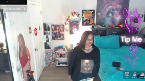 Snapshot of temptressbeauty24 chatting on 10/23/25, 02:11 Gaia online show from 10/23/25, 02:11