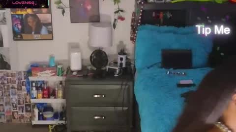 Snapshot of temptressbeauty24 chatting on 11/10/25, 05:06 Gaia online show from 11/10/25, 05:06