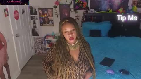 Snapshot of temptressbeauty24 chatting on 11/11/25, 12:32 Gaia online show from 11/11/25, 12:32