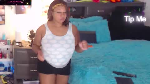 Snapshot of temptressbeauty24 chatting on 11/13/25, 05:50 Gaia online show from 11/13/25, 05:50