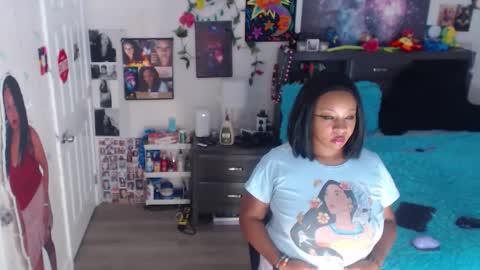 Snapshot of temptressbeauty24 chatting on 11/17/25, 05:13 Gaia online show from 11/17/25, 05:13