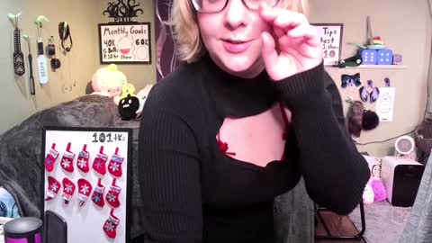 Snapshot of ten_tickle_pixie chatting on 12/21/24, 02:09 Pixie and Tentacle Overlord online show from 12/21/24, 02:09