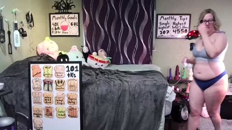 Pixie and Tentacle Overlord online show from 01/22/25, 07:13