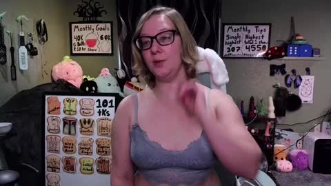 Snapshot of ten_tickle_pixie chatting on 01/22/25, 10:15 Pixie and Tentacle Overlord online show from 01/22/25, 10:15