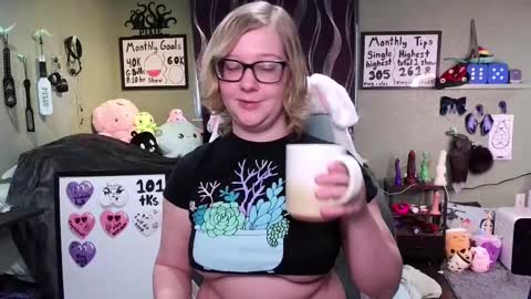 Pixie and Tentacle Overlord online show from 02/19/25, 08:10