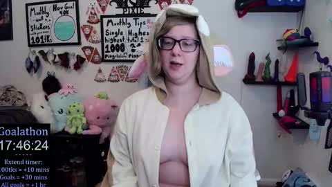 Pixie and Tentacle Overlord online show from 11/20/25, 07:24