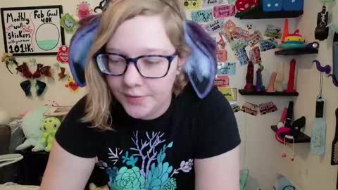 Pixie and Tentacle Overlord online show from 02/06/26, 11:19