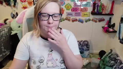 Pixie and Tentacle Overlord online show from 02/20/26, 11:38