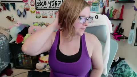 Pixie and Tentacle Overlord online show from 04/15/26, 07:58