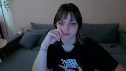 tender_meow online show from 06/24/26, 12:15