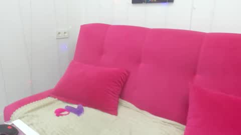 tenderly_sophie online show from 12/02/25, 08:08