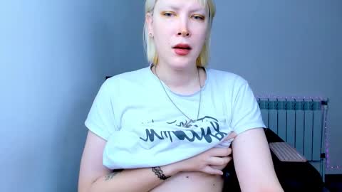 Kira online show from 11/14/25, 12:20