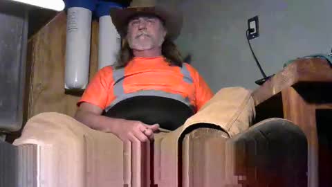 Tennredneck online show from 11/20/25, 03:18