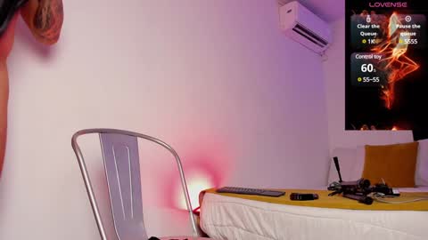 Teo Ferrer online show from 02/05/25, 08:35